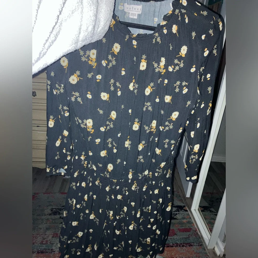 Velvet by Graham & Spencer Black Dress with Yellow Floral Pattern - Picture 10 of 11